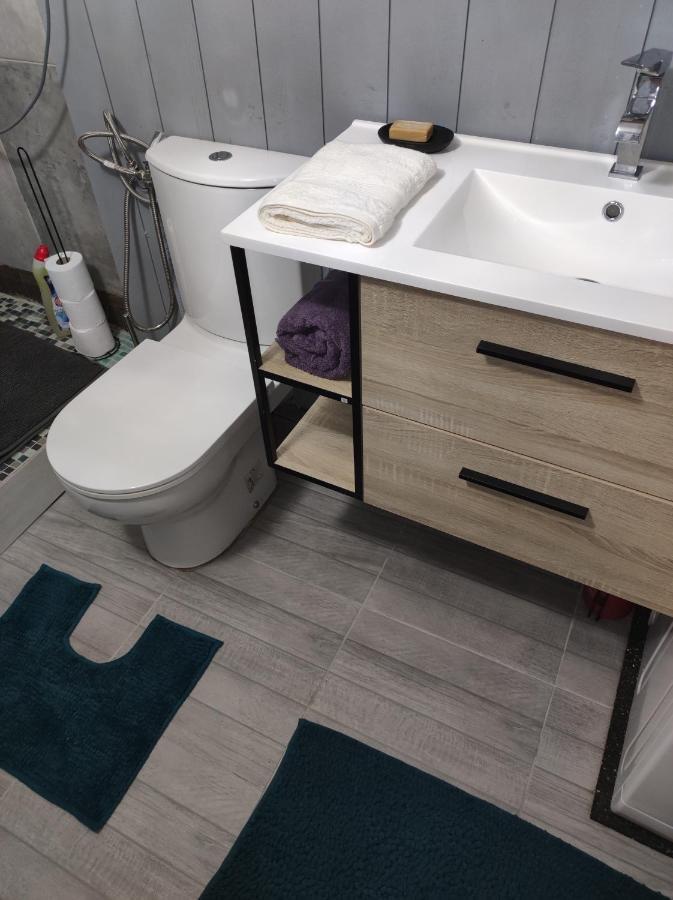 Studio Independant Dans Un Maison Apartment Saint-Denis  Ngoại thất bức ảnh
